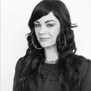 Meet your Posher, Holly